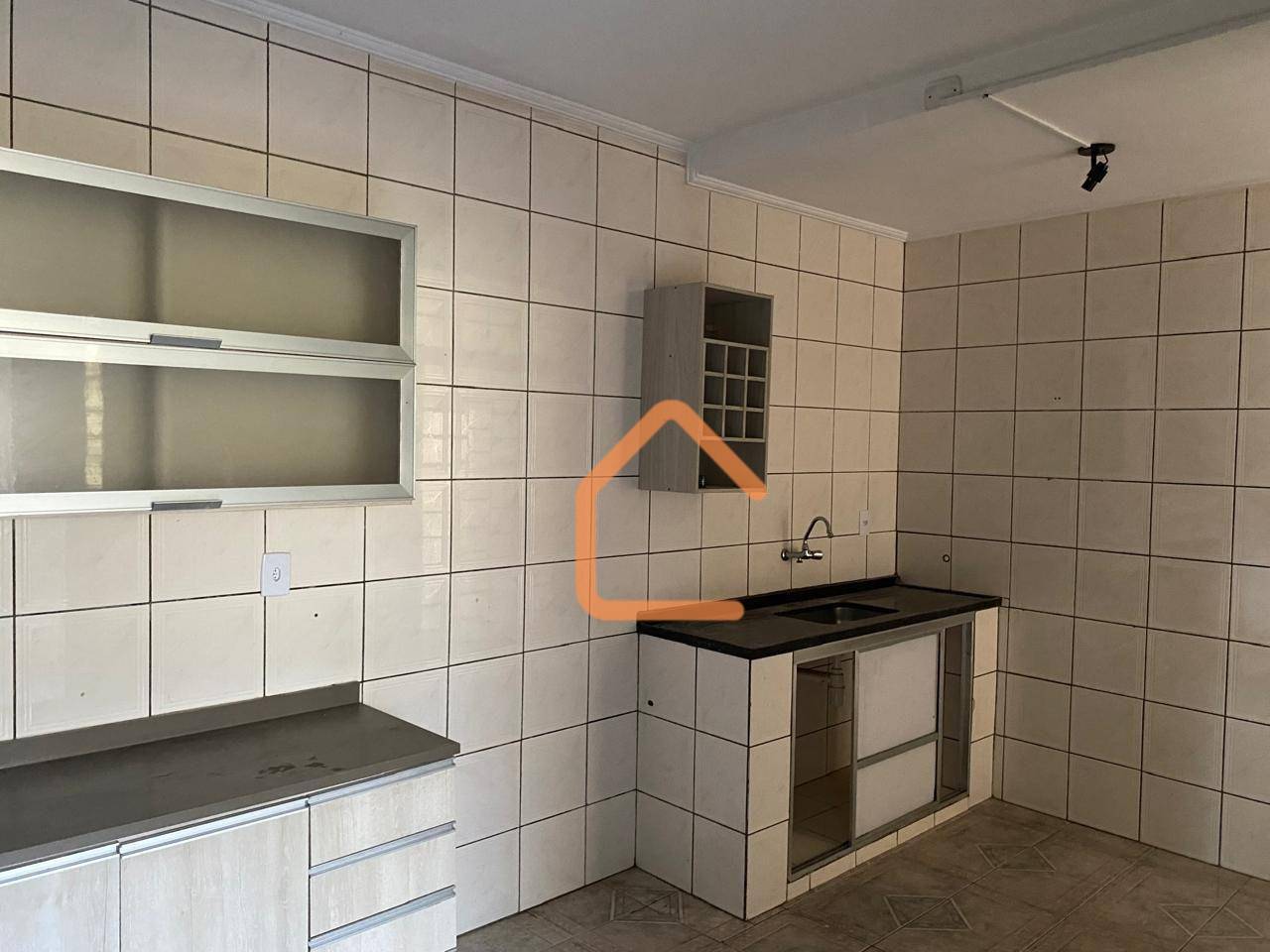 Casa à venda com 3 quartos, 147m² - Foto 2