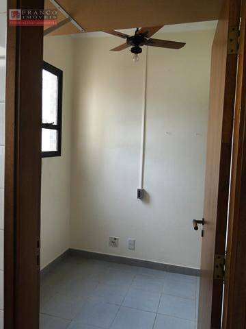 Apartamento à venda e aluguel com 3 quartos, 181m² - Foto 8