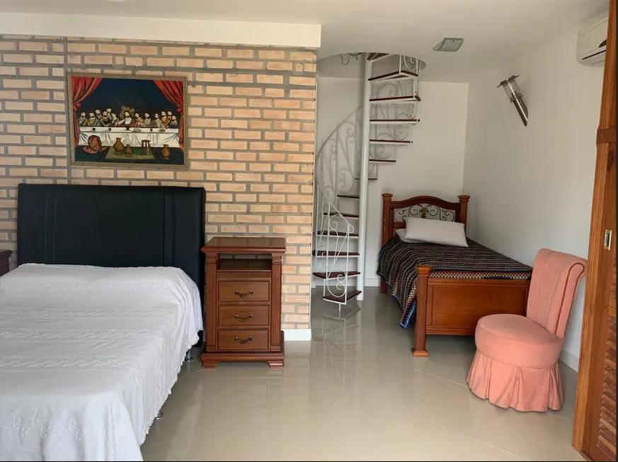 Casa à venda com 3 quartos, 305m² - Foto 11