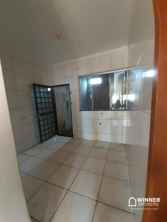 Casa à venda com 3 quartos, 70m² - Foto 2