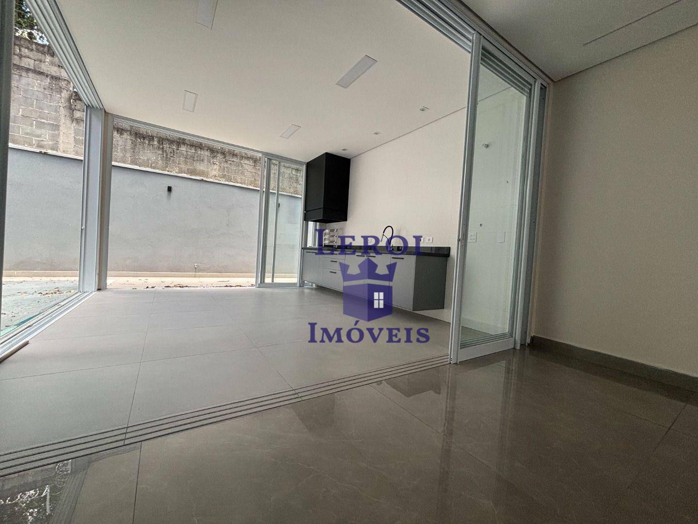 Sobrado à venda com 4 quartos, 300m² - Foto 8