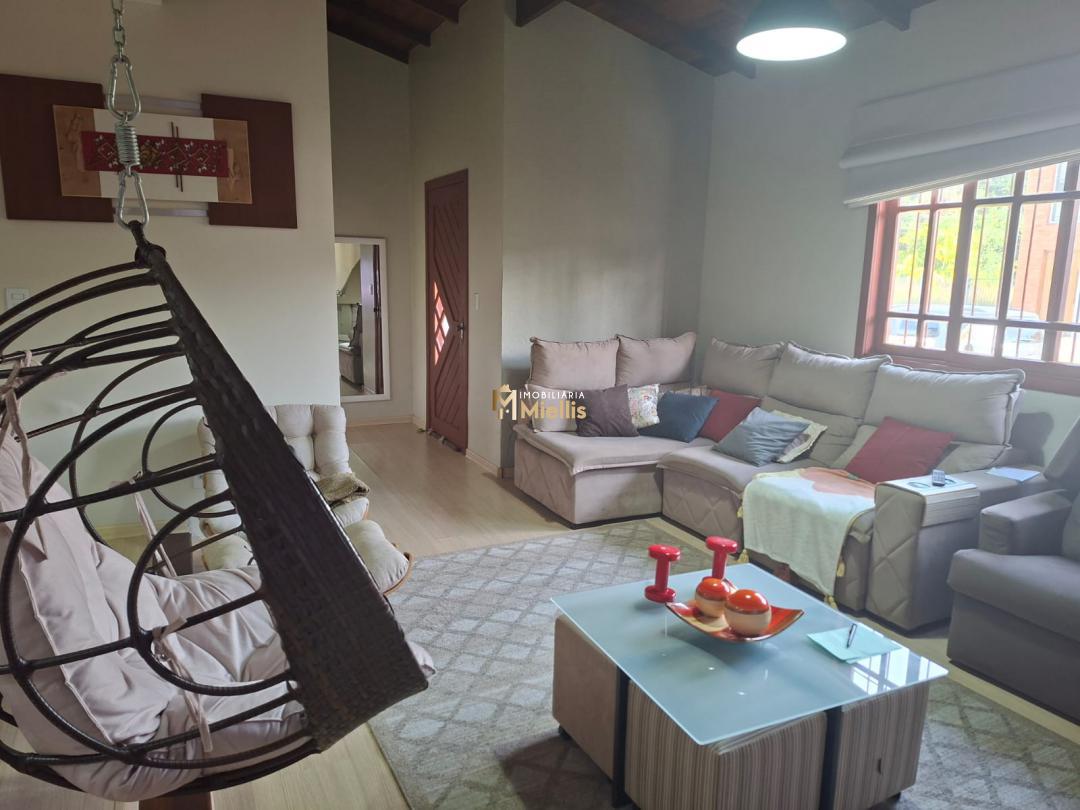 Casa à venda com 4 quartos, 210m² - Foto 4