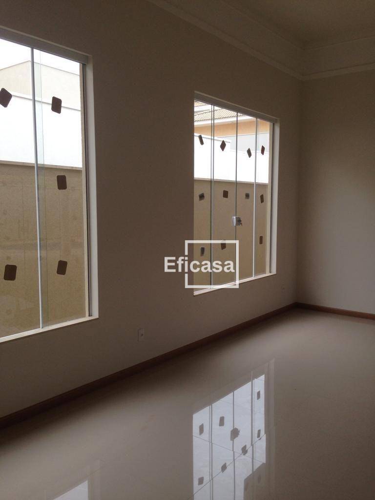 Casa de Condomínio à venda e aluguel com 3 quartos, 260m² - Foto 1