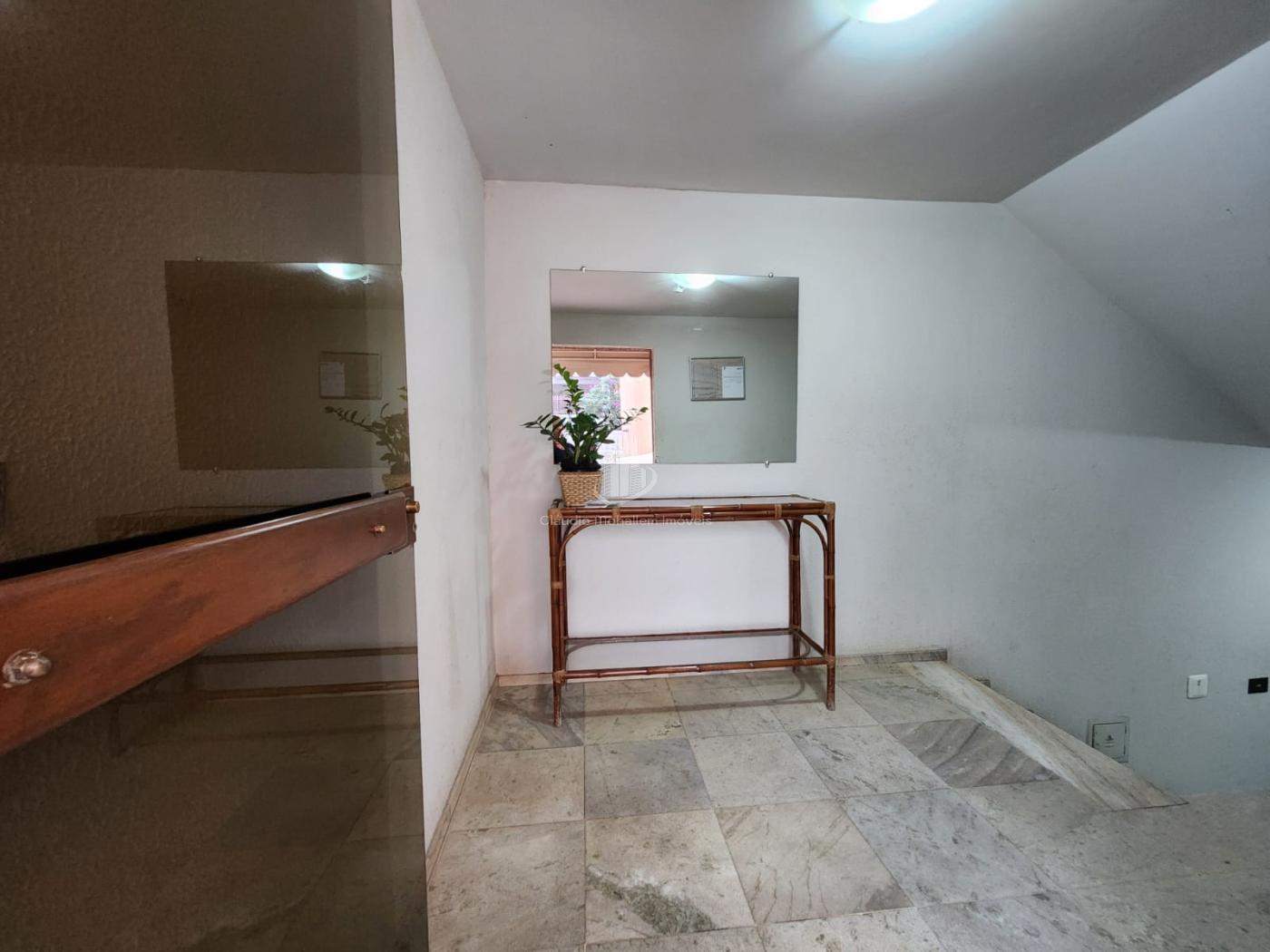 Apartamento à venda com 3 quartos, 95m² - Foto 2