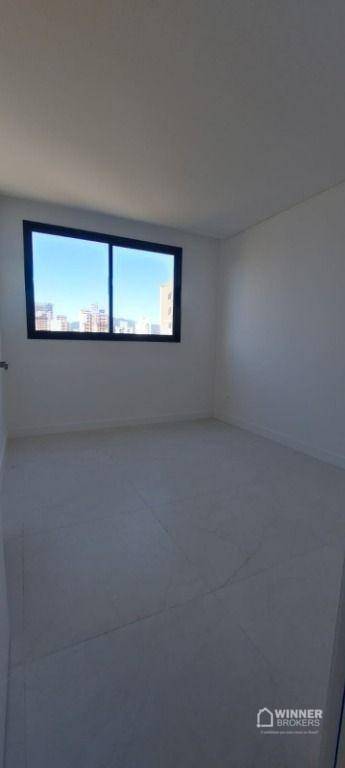 Apartamento à venda com 3 quartos, 200m² - Foto 18