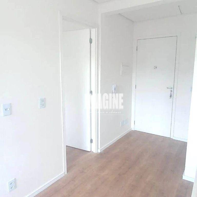 Apartamento à venda com 1 quarto, 32m² - Foto 2