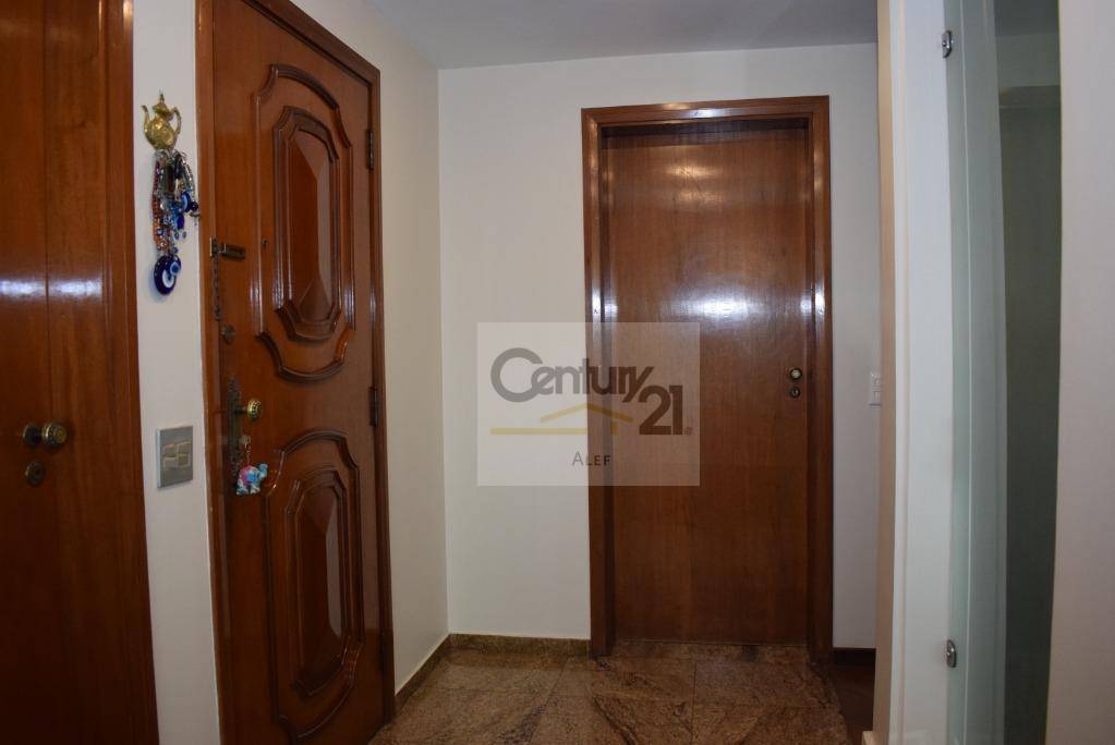 Apartamento à venda com 3 quartos, 220m² - Foto 9