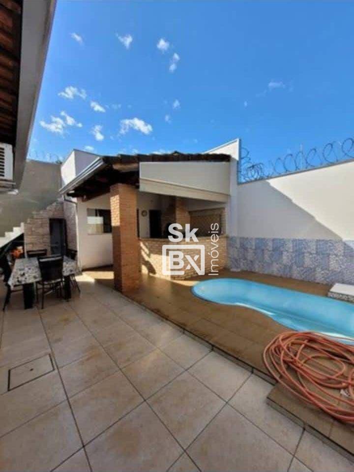 Casa à venda com 3 quartos, 200m² - Foto 14