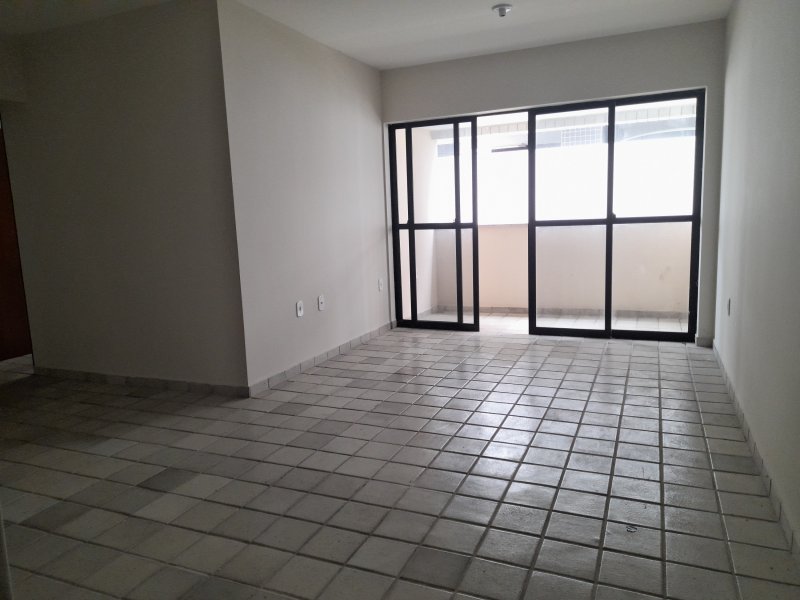 Apartamento à venda com 3 quartos, 81m² - Foto 1