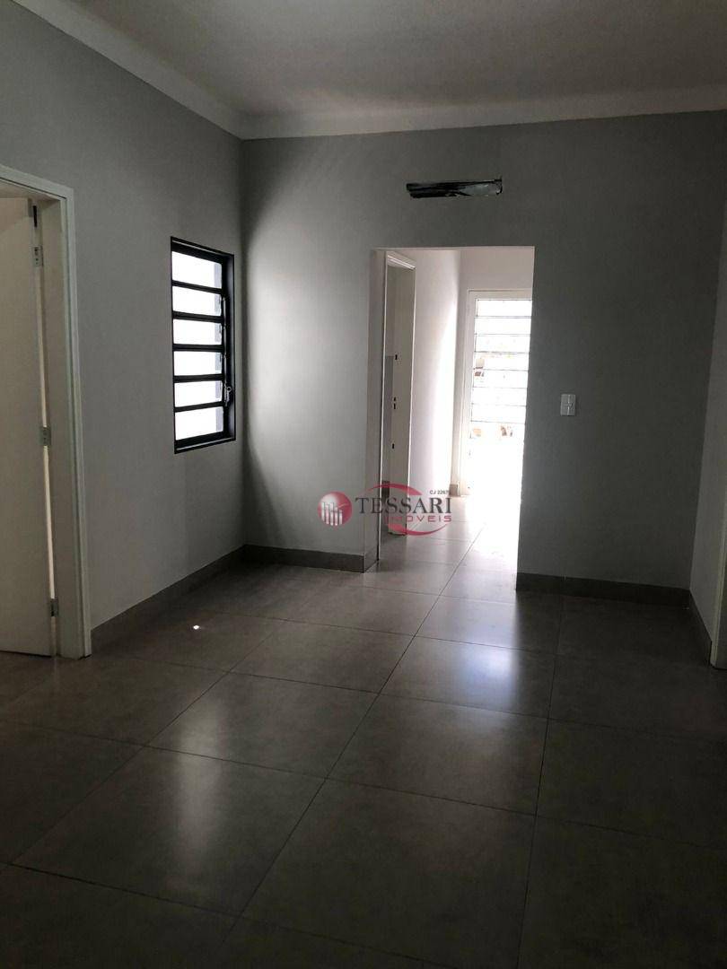 Casa para alugar com 3 quartos, 170m² - Foto 5