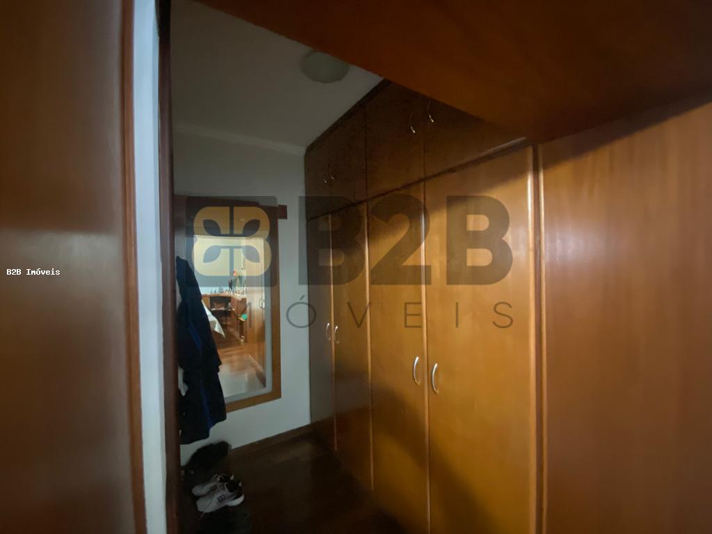 Casa à venda com 3 quartos, 328m² - Foto 15