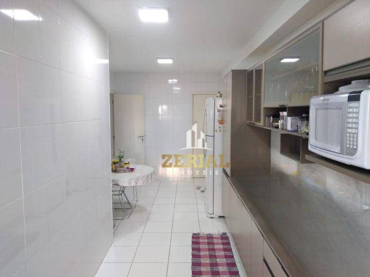 Apartamento à venda com 3 quartos, 242m² - Foto 4