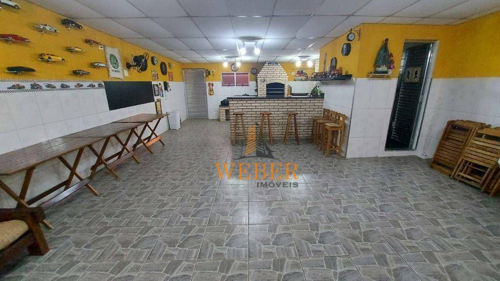 Casa à venda com 3 quartos, 302m² - Foto 23