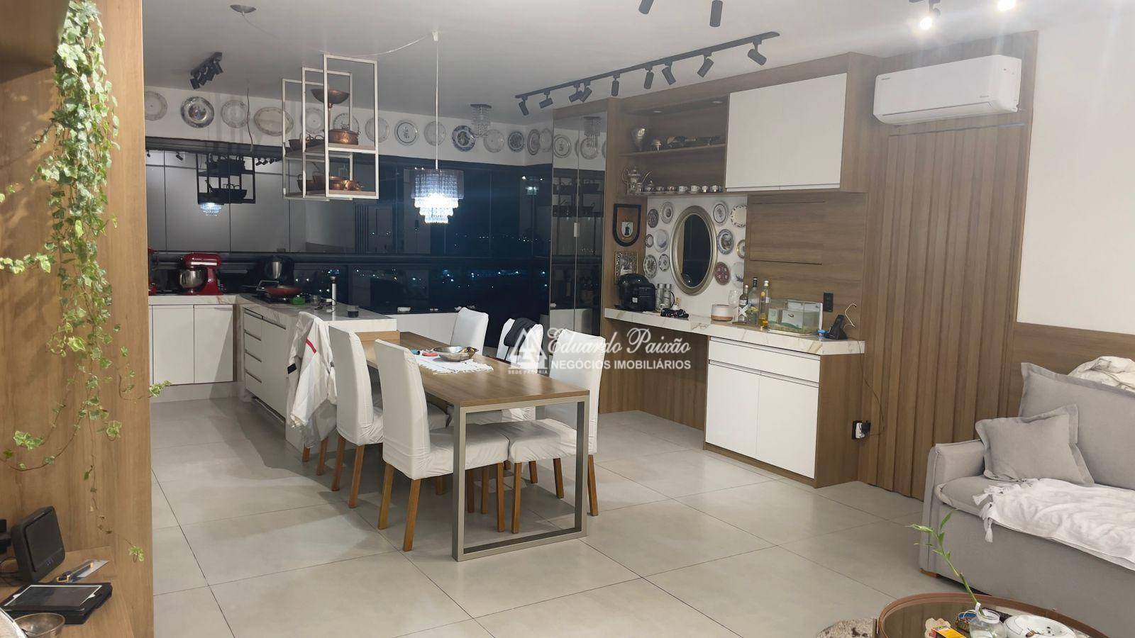 Apartamento à venda com 3 quartos, 79m² - Foto 1