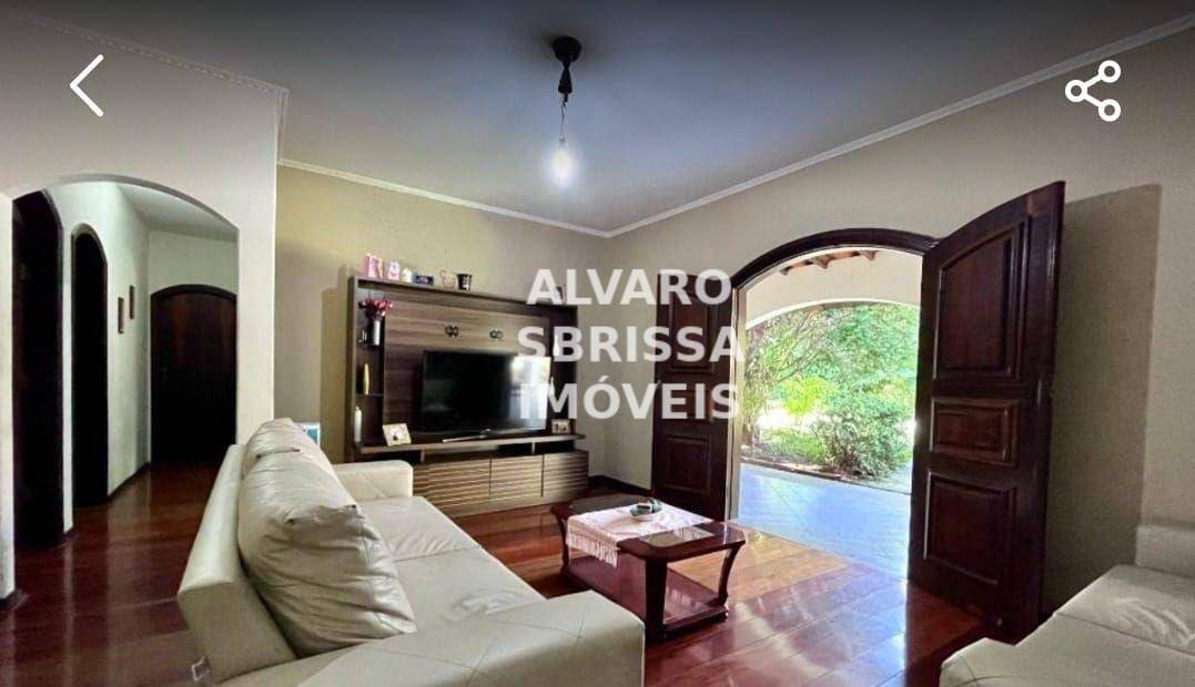 Casa à venda com 4 quartos, 190m² - Foto 1