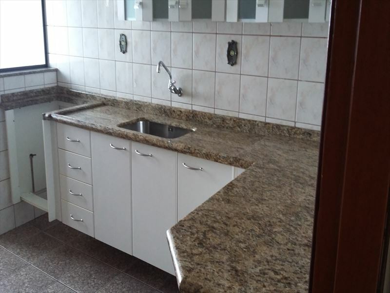 Apartamento para alugar com 2 quartos, 68m² - Foto 4