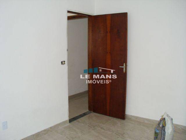 Casa à venda com 3 quartos, 80m² - Foto 5