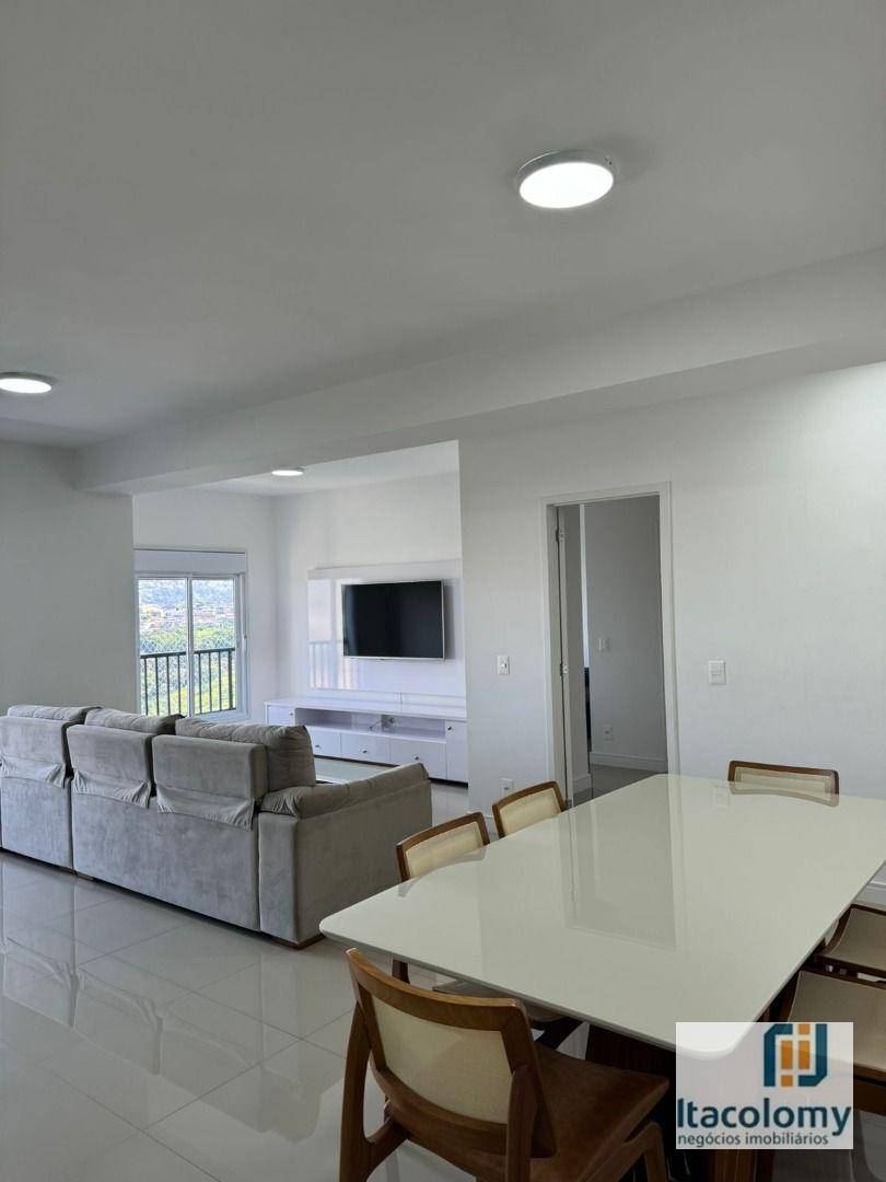 Apartamento para alugar com 3 quartos, 110m² - Foto 1