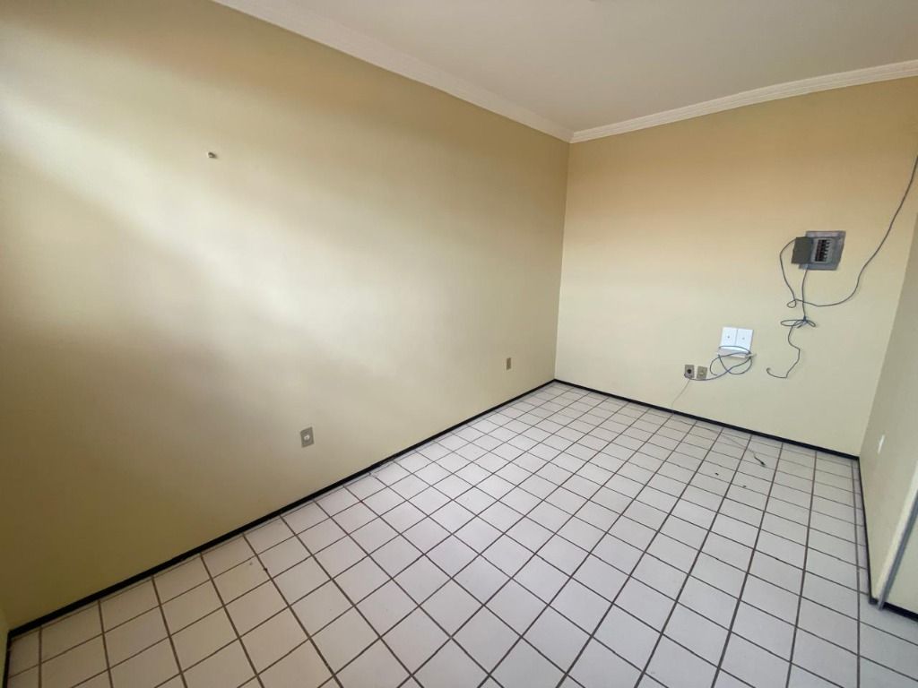 Casa para alugar com 4 quartos, 230m² - Foto 12