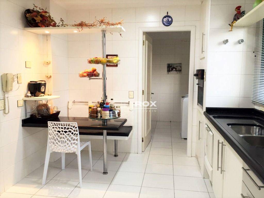 Apartamento à venda com 3 quartos, 149m² - Foto 19