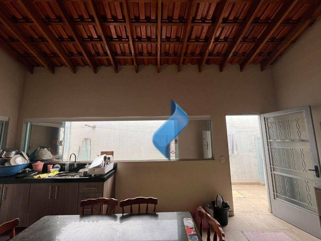 Casa à venda com 4 quartos, 280m² - Foto 17