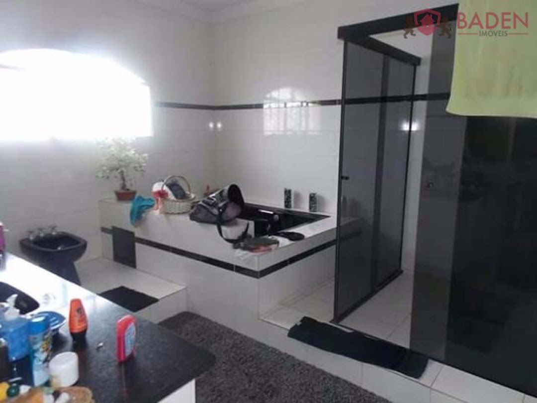 Casa à venda com 4 quartos, 400m² - Foto 4