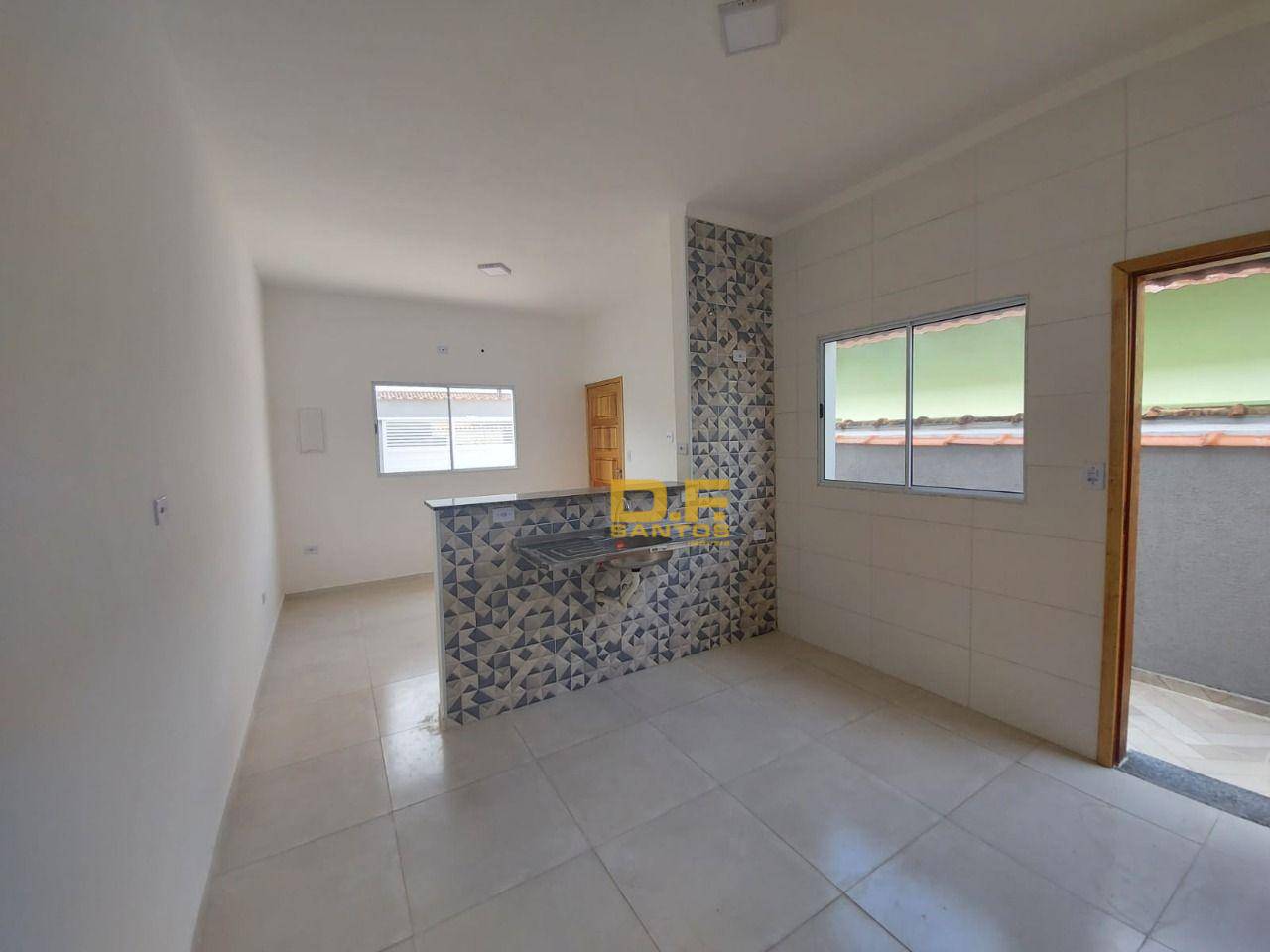 Casa à venda com 2 quartos, 60m² - Foto 9