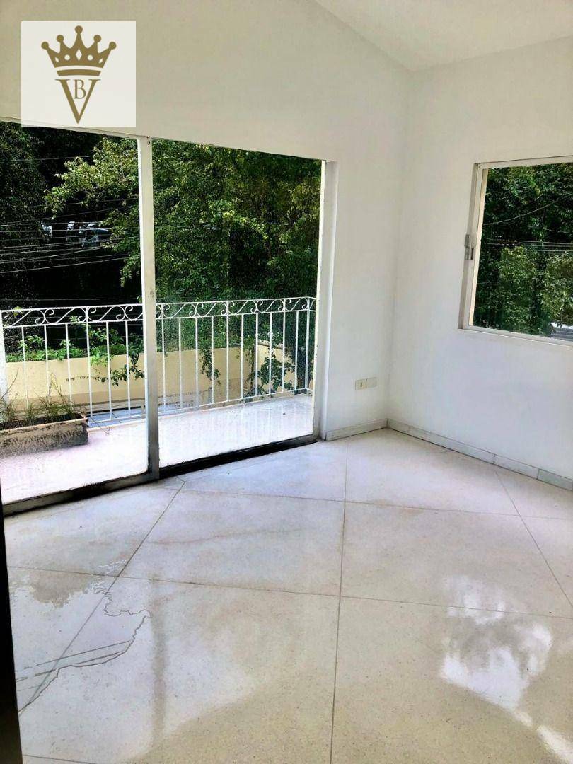 Casa à venda com 3 quartos, 190m² - Foto 2