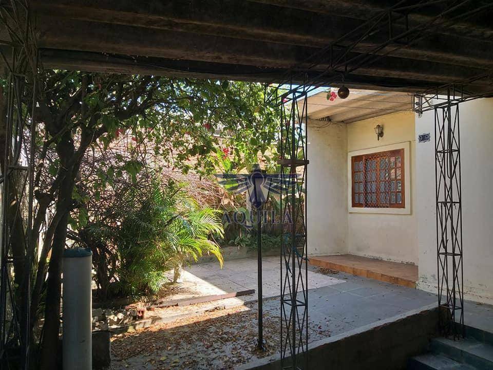 Casa à venda com 2 quartos, 65m² - Foto 1