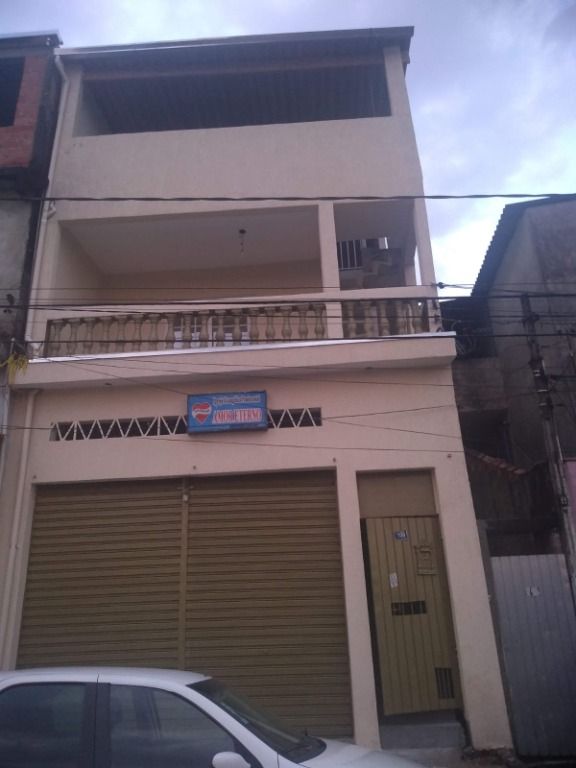 Sobrado à venda com 5 quartos, 200m² - Foto 1