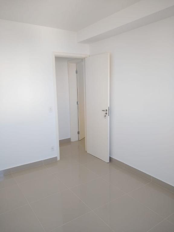 Apartamento para alugar com 2 quartos, 65m² - Foto 12