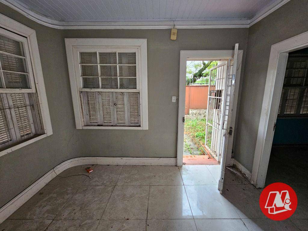 Casa para alugar com 4 quartos, 280m² - Foto 4