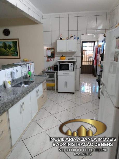 Casa à venda com 3 quartos, 250m² - Foto 19