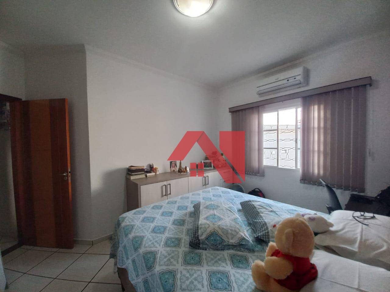 Casa à venda com 2 quartos, 140m² - Foto 3