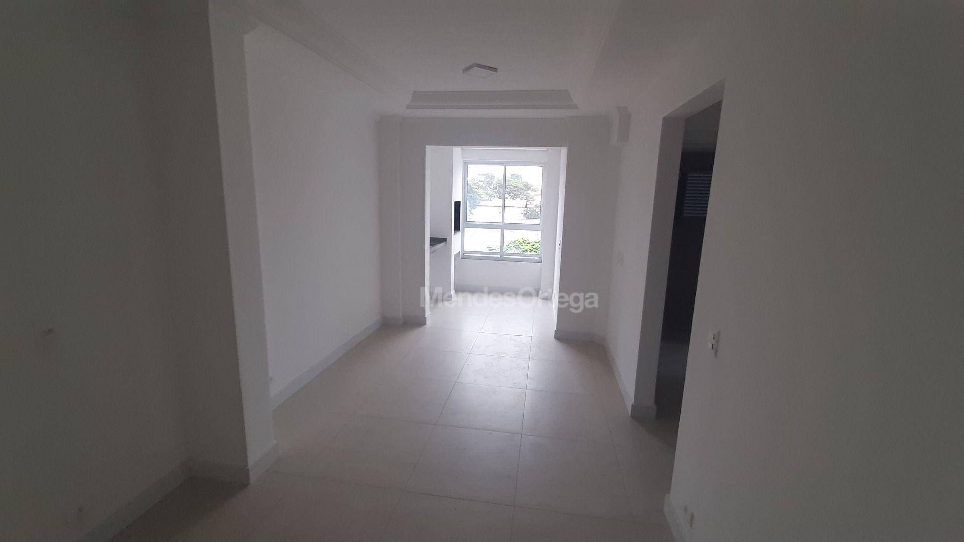 Apartamento à venda com 2 quartos, 128m² - Foto 2