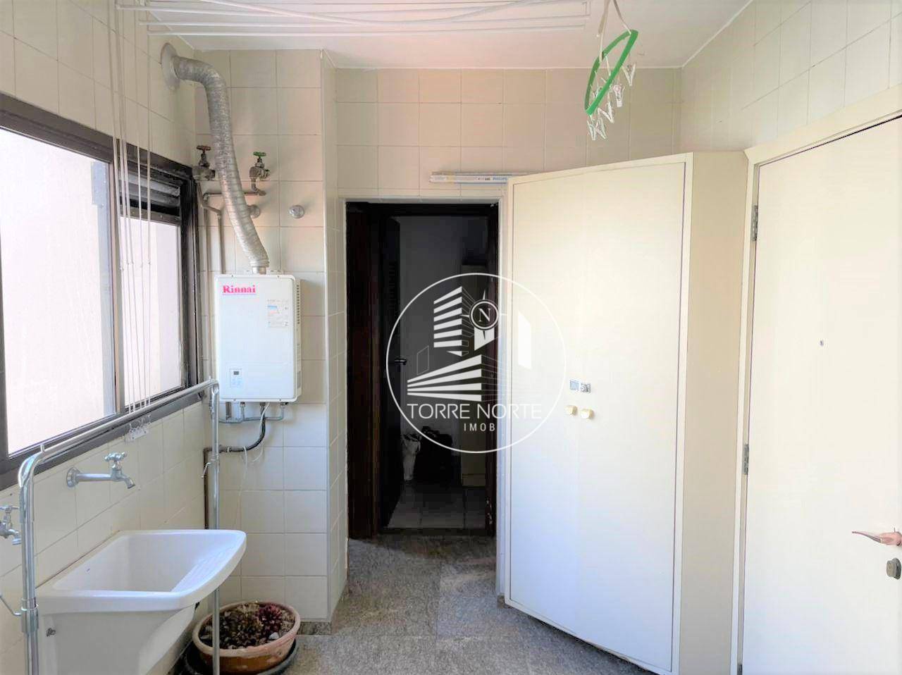 Apartamento à venda com 4 quartos, 227m² - Foto 19