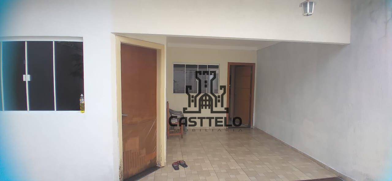 Casa à venda com 3 quartos, 70m² - Foto 2