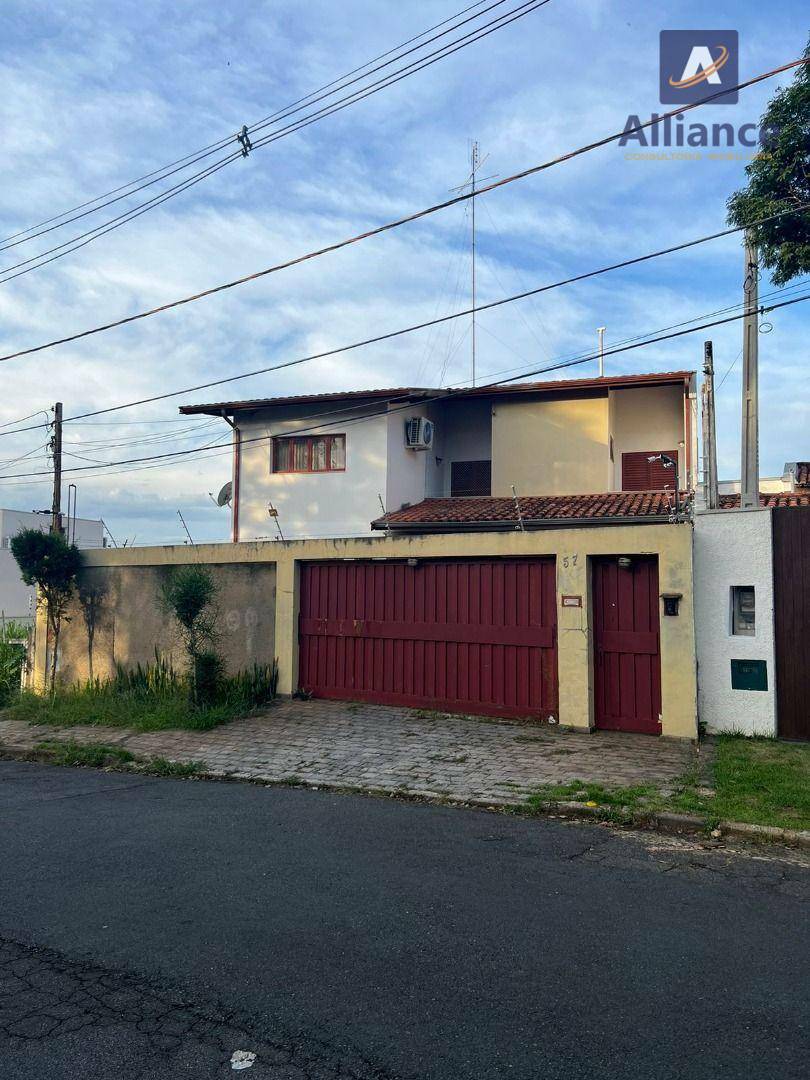 Casa à venda com 4 quartos, 422m² - Foto 1