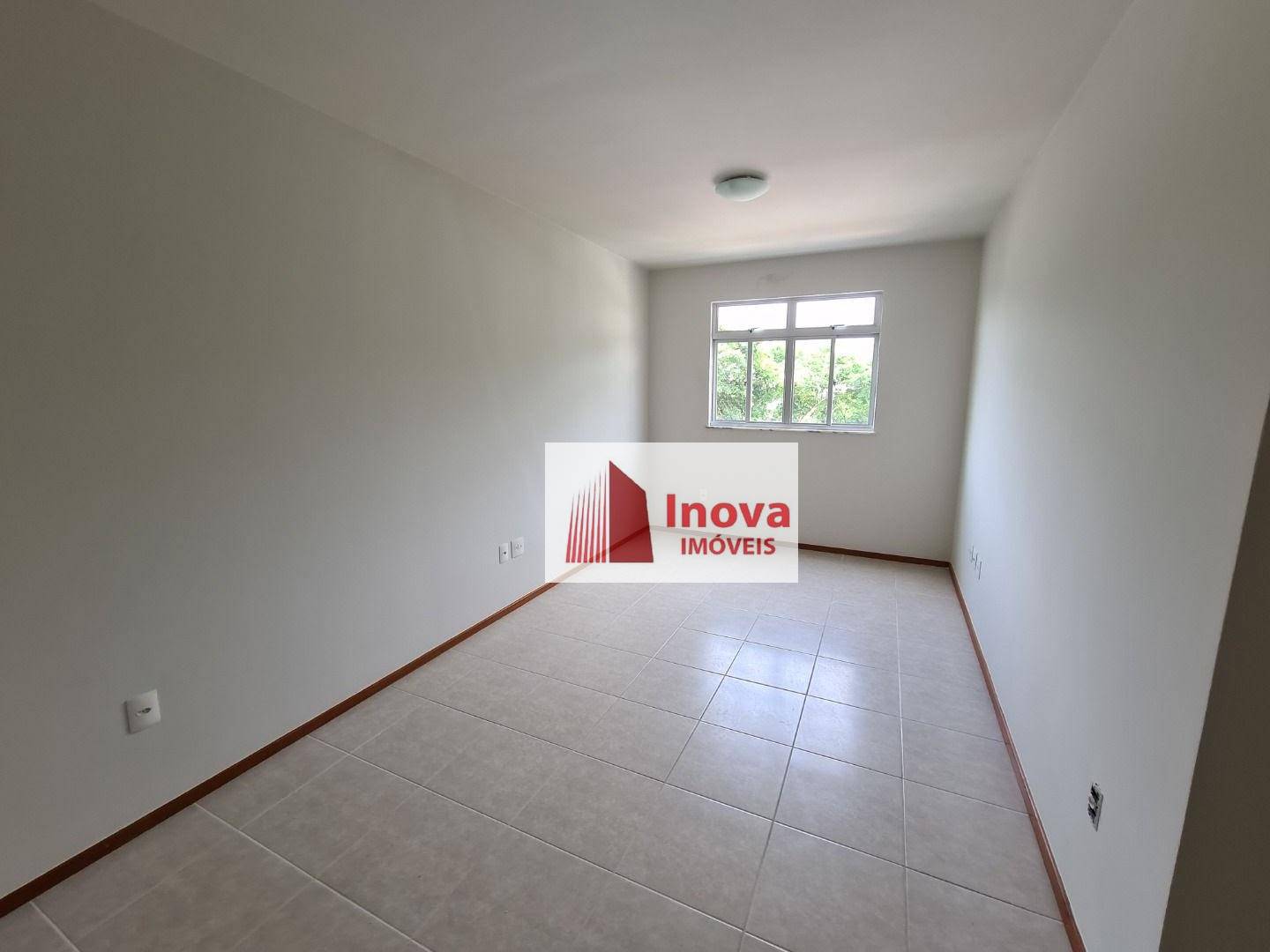 Apartamento à venda com 2 quartos, 70m² - Foto 2