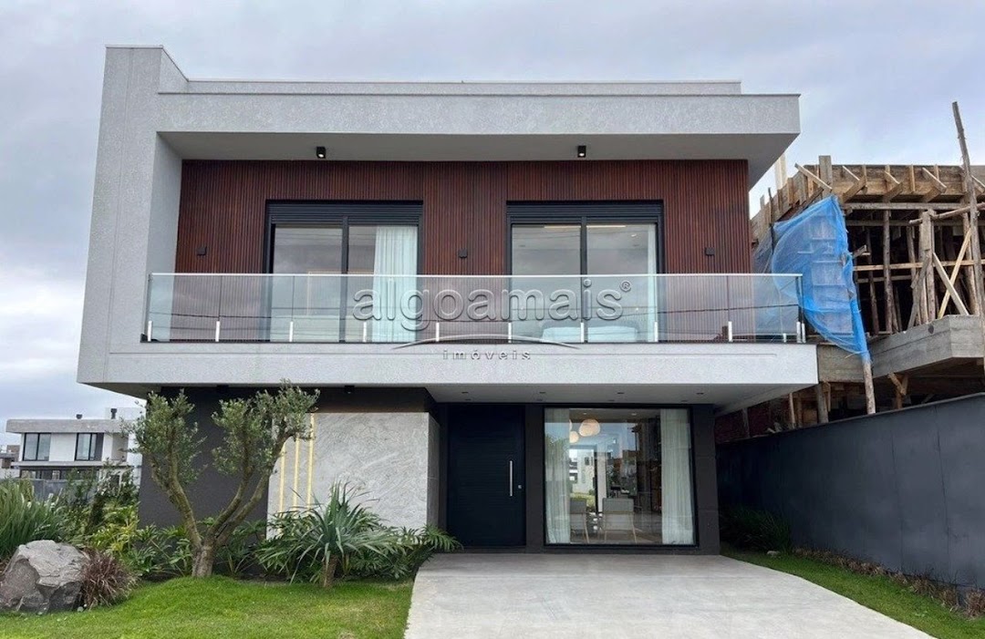 Casa de Condomínio à venda com 5 quartos, 226m² - Foto 1