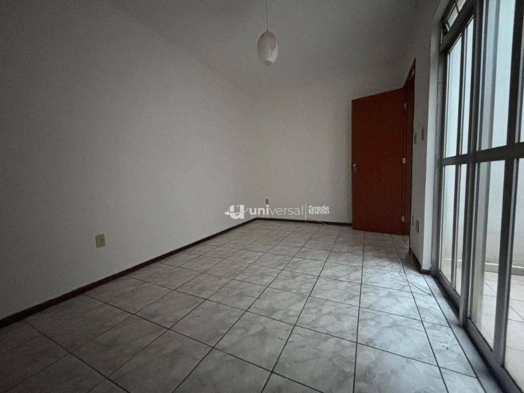 Apartamento para alugar com 2 quartos, 75m² - Foto 13