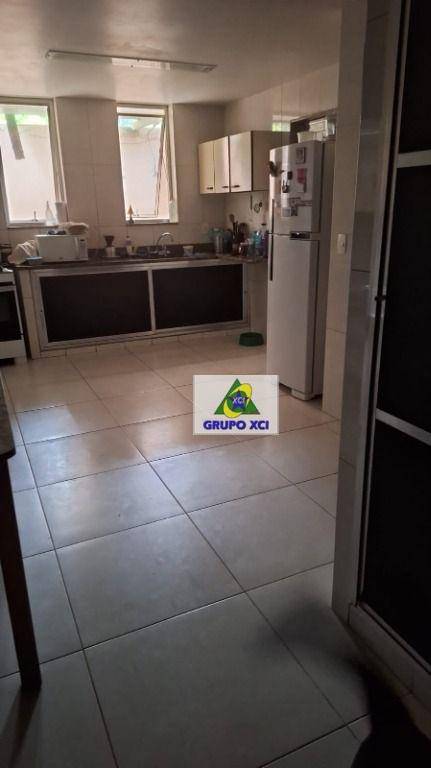 Chácara à venda com 5 quartos, 342m² - Foto 5