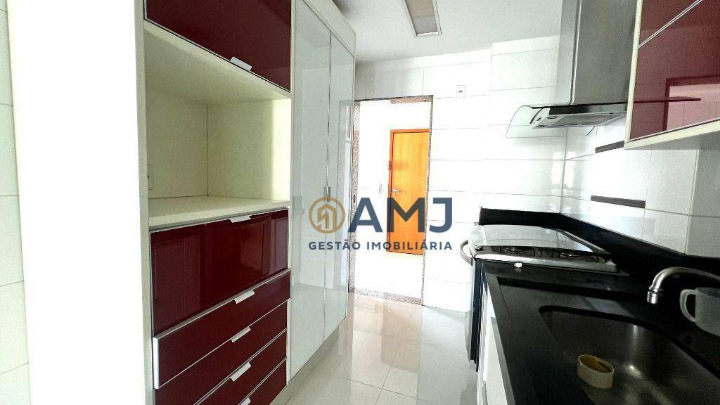 Apartamento à venda com 3 quartos, 121m² - Foto 4