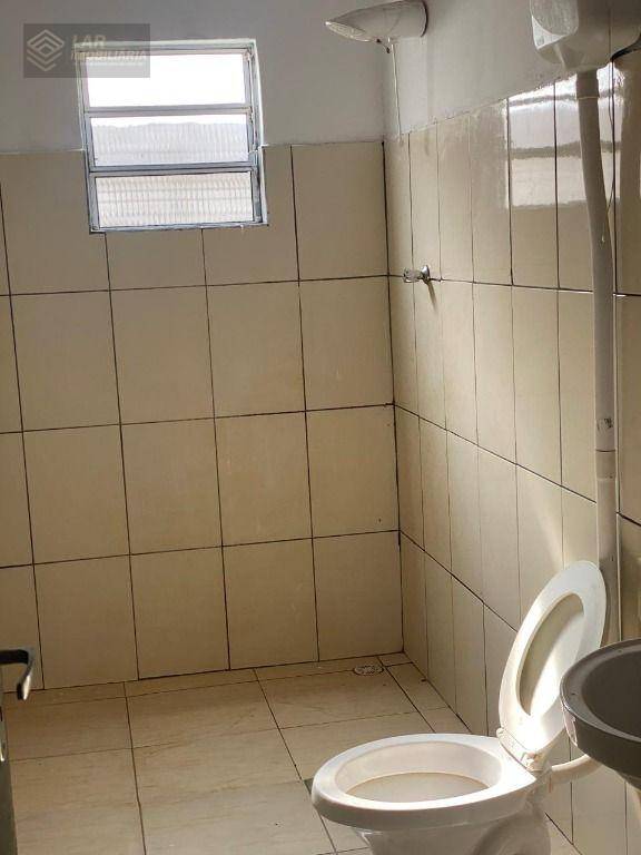 Casa para alugar com 2 quartos, 70m² - Foto 10