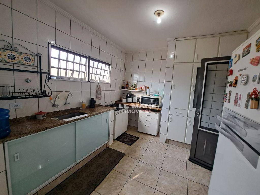 Casa, 3 quartos, 200 m² - Foto 10