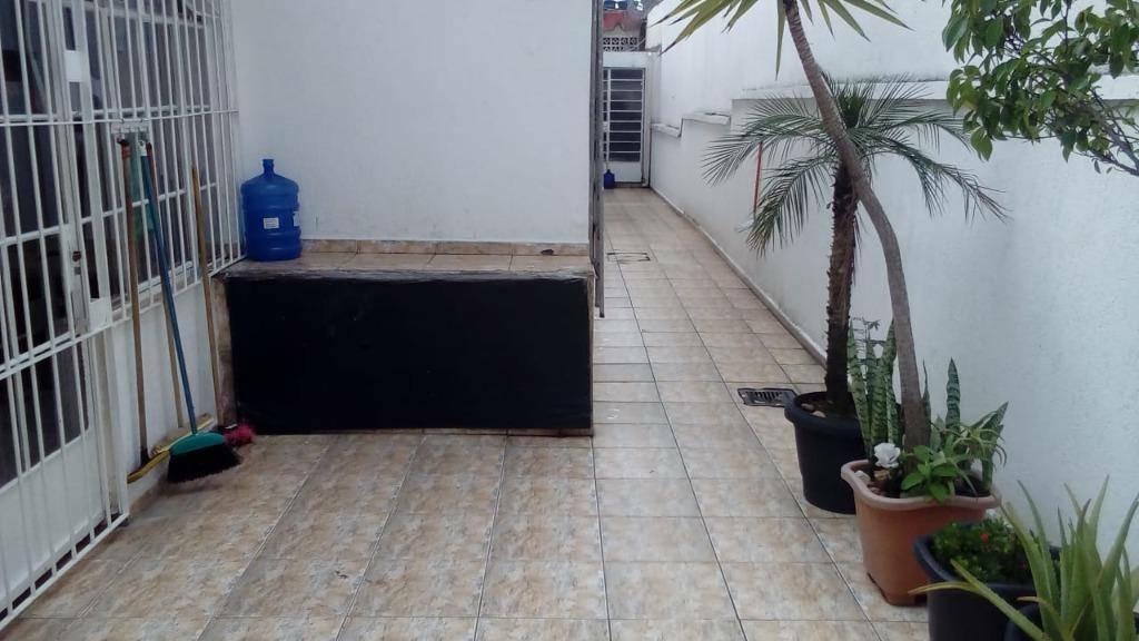 Casa à venda com 2 quartos, 140m² - Foto 2