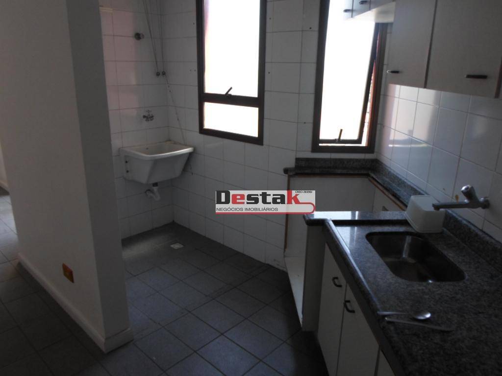 Apartamento à venda com 2 quartos, 64m² - Foto 7