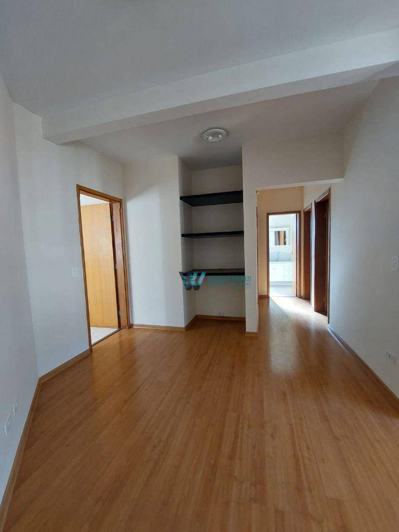 Apartamento à venda com 3 quartos, 90m² - Foto 4