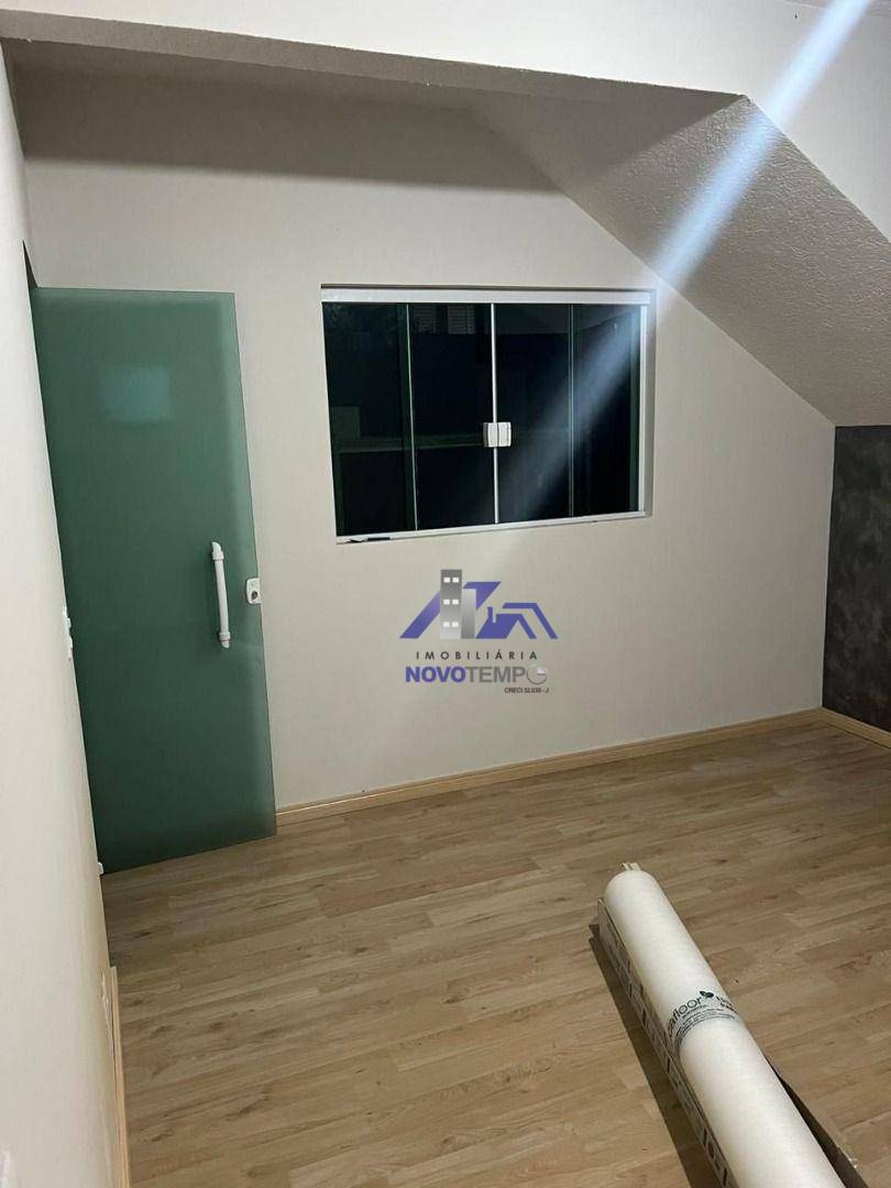 Casa para alugar com 2 quartos, 100m² - Foto 1