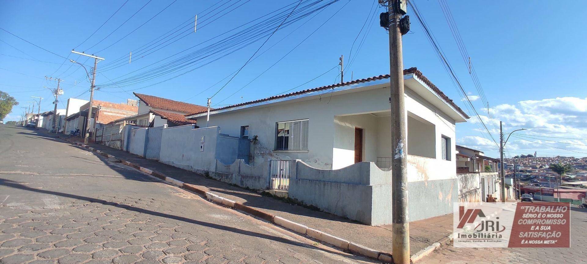 Casa para alugar com 4 quartos, 171m² - Foto 1
